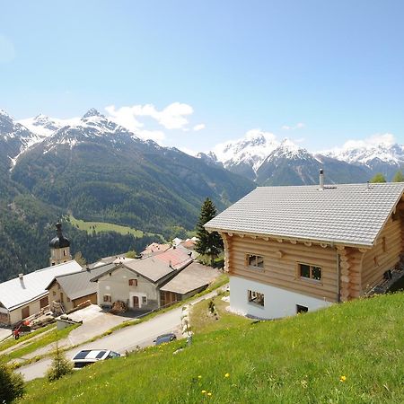 Ferienwohnung Caviezel Tschlin Buitenkant foto