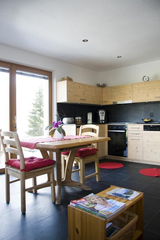 Ferienwohnung Caviezel Tschlin Buitenkant foto