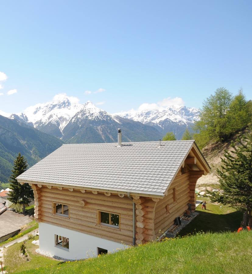 Ferienwohnung Caviezel Tschlin Buitenkant foto